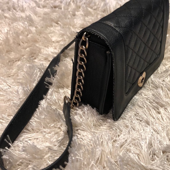 Quilted Black Crossbody - Picture 2 of 3